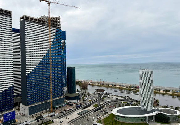 Просторная видовая квартира в самом центре Батуми