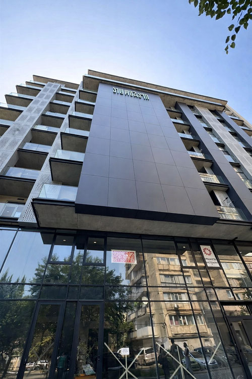 Продаётся уникальная квартира в Сабуртало — חיפוש נדל"ן מפרטי ומקבלן GEOLN.GE. תמונה 1