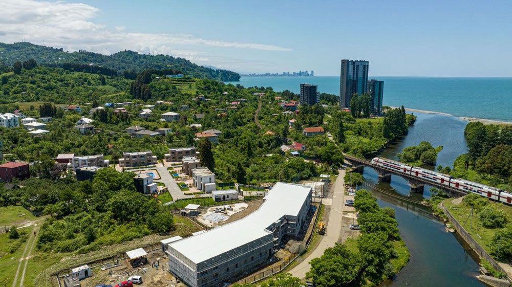 Продается вилла на первой линии моря в закрытом охраняемом комплексе — Find off-plan property or real estate resale directly from developers and owners GEOLN.GE. Photo 1